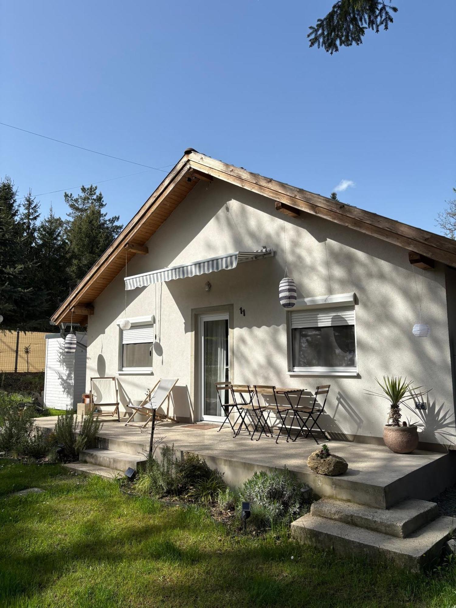 Marika Vendeghaz Villa Szigetmonostor ภายนอก รูปภาพ